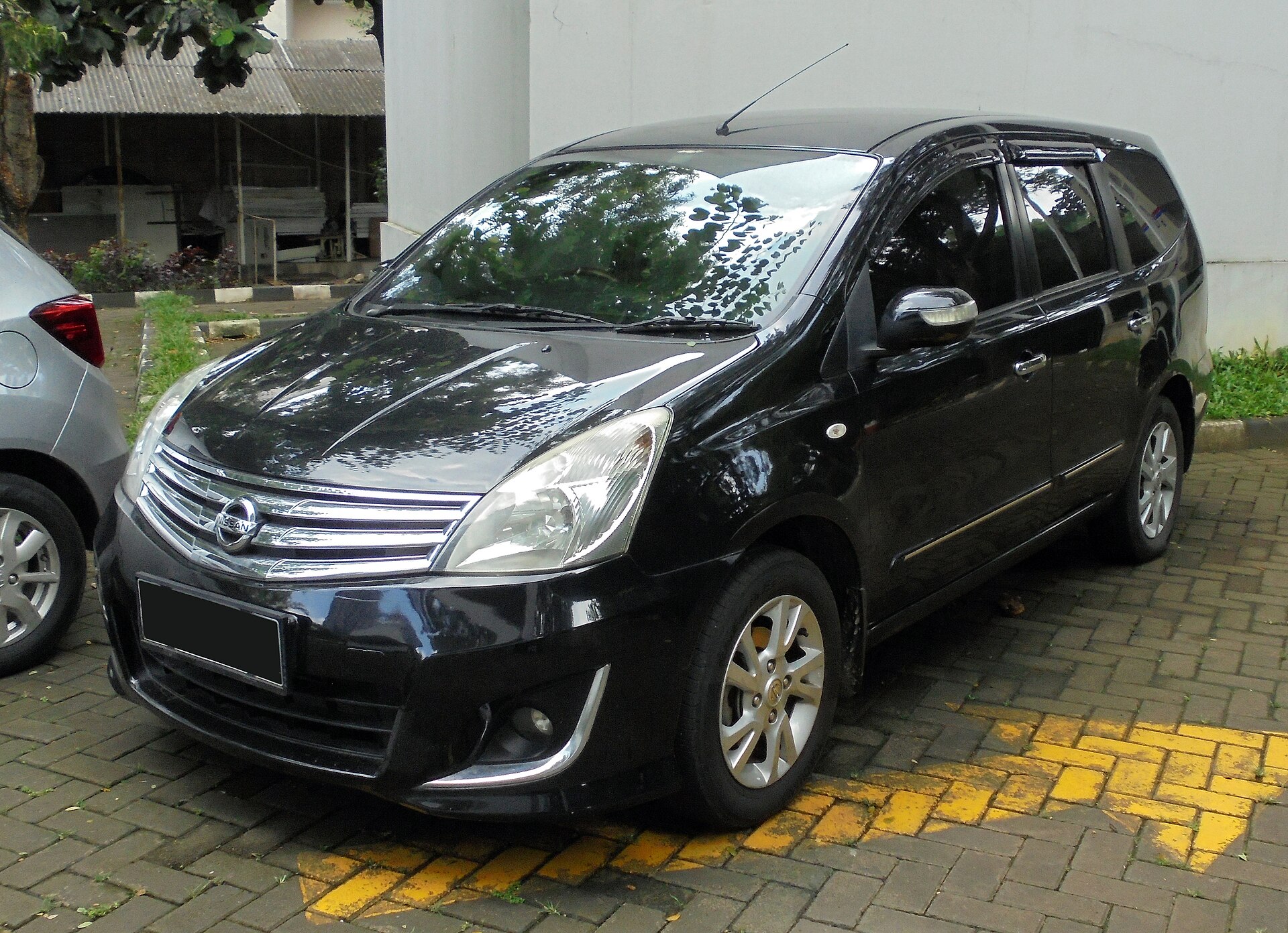 Nissan Grand livina